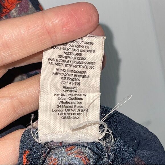 Free People So Fine Navy Floral Smocked Top Gently Loved Sz S - Picture 10 of 11